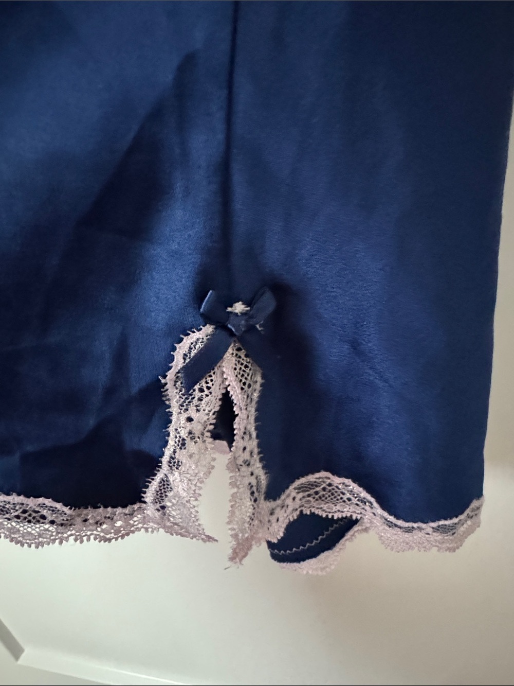 Victoria’s Secret Satin Lace Tie Back Detail Cami and Shorts Set - Picture 7 of 12